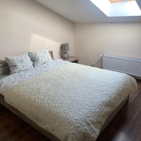 Apartament Bobrzanska - 4 Bedrooms Sypialnie Świdnica Eksteriør bilde