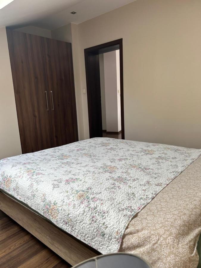 Apartament Bobrzanska - 4 Bedrooms Sypialnie Świdnica Eksteriør bilde